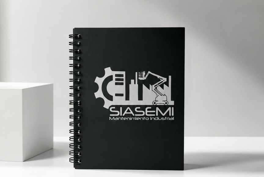 Libreta personalizada Siasemi con logo plateado